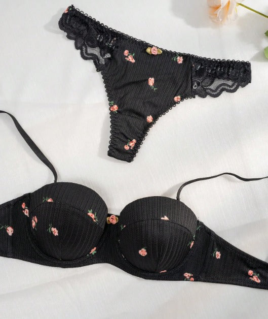 Conjunto Premium Cottage Florale – Sutiã Frente-Única Push-Up e Calcinha Tanga
